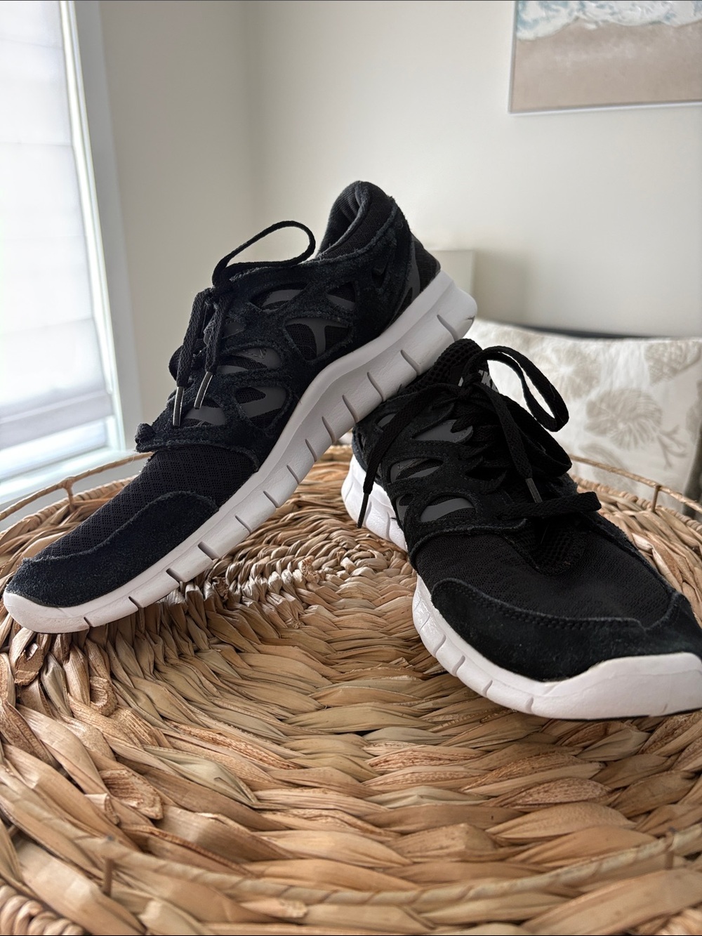 Women’s black Nike sneakers size 11 1/2